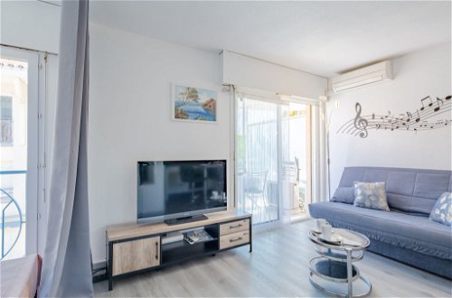 Foto 9 - Apartamento de 1 quarto em Fréjus com vistas do mar