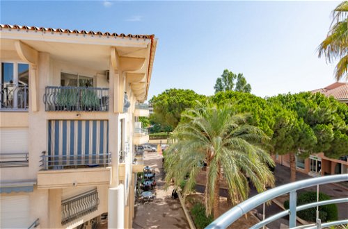 Photo 15 - 1 bedroom Apartment in Fréjus with sea view