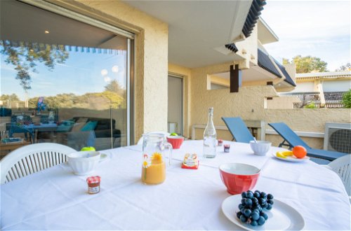 Foto 18 - Apartamento de 2 quartos em Fréjus com jardim e vistas do mar