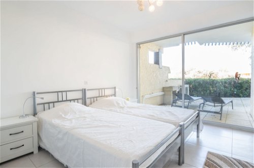Foto 13 - Apartamento de 2 quartos em Fréjus com jardim e vistas do mar