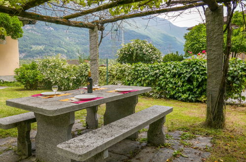 Photo 11 - Maison de 2 chambres à Riviera avec jardin et vues sur la montagne