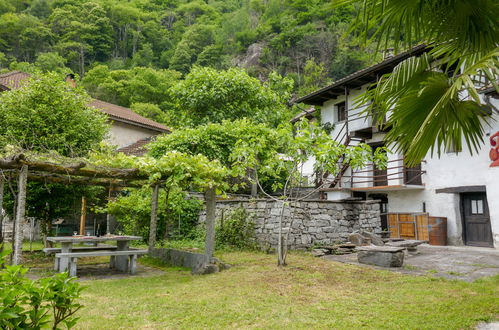 Foto 15 - Casa de 2 habitaciones en Riviera con jardín y vistas a la montaña