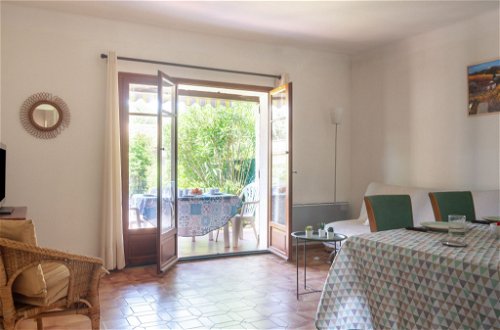 Foto 5 - Casa con 2 camere da letto a Saint-Cyr-sur-Mer con giardino e vista mare