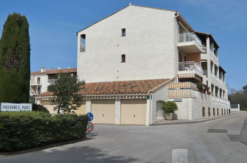 Photo 18 - Maison de 2 chambres à Saint-Cyr-sur-Mer avec jardin et vues à la mer