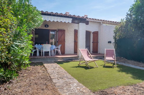 Foto 4 - Casa de 2 habitaciones en Saint-Cyr-sur-Mer con jardín y vistas al mar