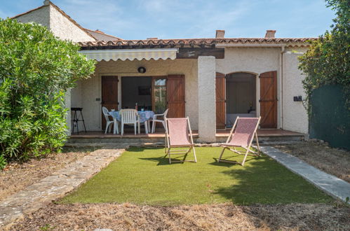 Foto 16 - Casa de 2 habitaciones en Saint-Cyr-sur-Mer con jardín y terraza