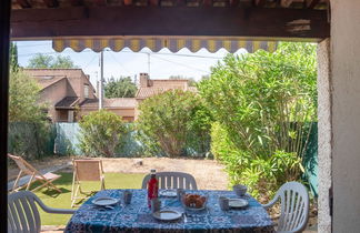 Photo 1 - Maison de 2 chambres à Saint-Cyr-sur-Mer avec jardin et vues à la mer