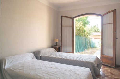 Foto 8 - Casa de 2 habitaciones en Saint-Cyr-sur-Mer con jardín y vistas al mar