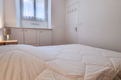 Foto 13 - Appartamento con 1 camera da letto a Dinard con vista mare