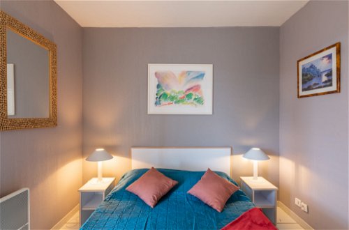 Foto 15 - Appartamento con 1 camera da letto a Saint-Raphaël con piscina e vista mare