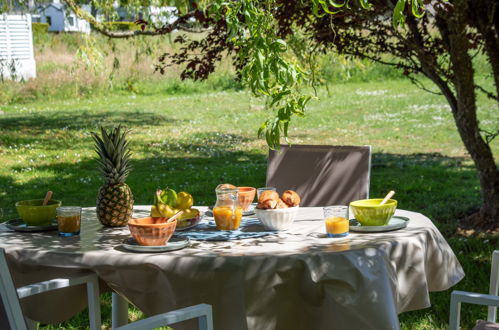 Foto 11 - Appartamento con 2 camere da letto a Carnac con giardino e vista mare