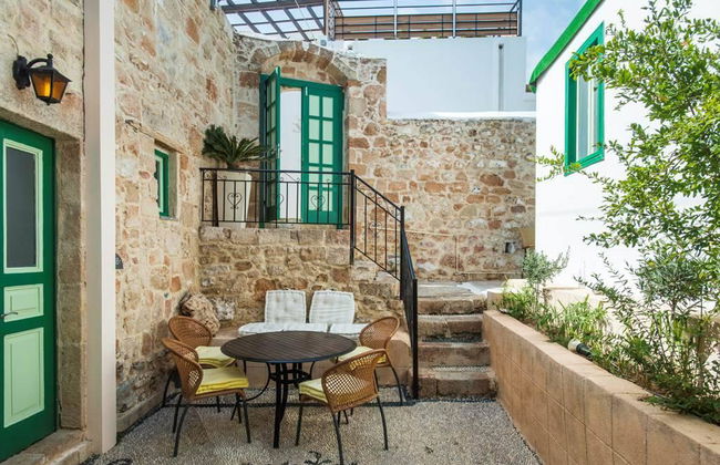 Xenones Lindos - Photo 19