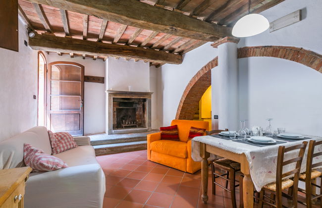 3 bedroom Apartment in Castelnuovo di Val di Cecina with swimming pool and garden - Photo 11