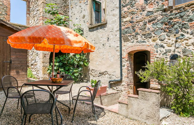 3 bedroom Apartment in Castelnuovo di Val di Cecina with swimming pool and garden - Photo 36
