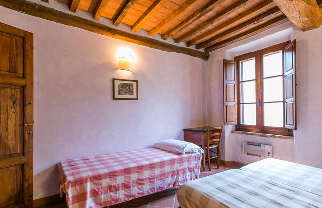 3 bedroom Apartment in Castelnuovo di Val di Cecina with swimming pool and garden - Photo 19