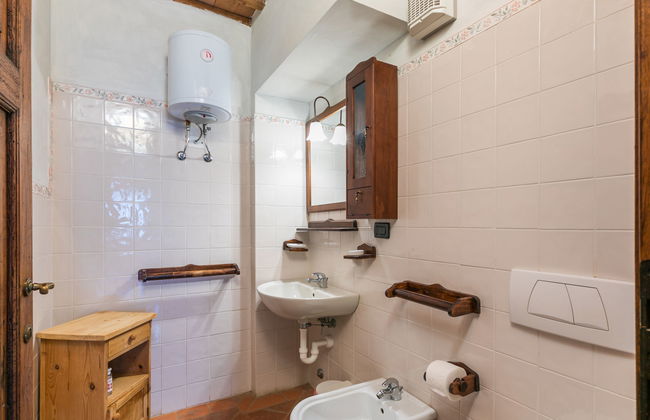 3 bedroom Apartment in Castelnuovo di Val di Cecina with swimming pool and garden - Photo 27
