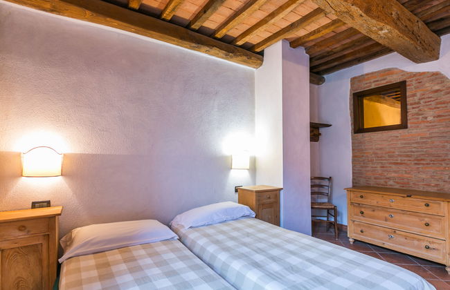 3 bedroom Apartment in Castelnuovo di Val di Cecina with swimming pool and garden - Photo 20