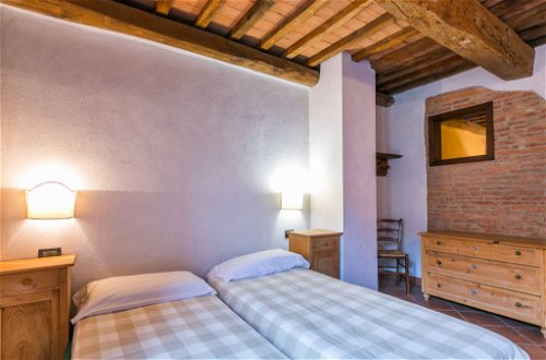 Foto 20 - Apartment mit 2 Schlafzimmern in Castelnuovo di Val di Cecina mit schwimmbad und garten