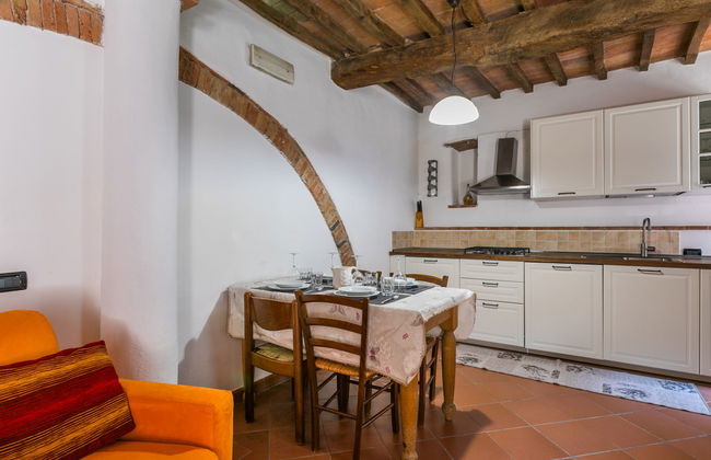 3 bedroom Apartment in Castelnuovo di Val di Cecina with swimming pool and garden - Photo 9
