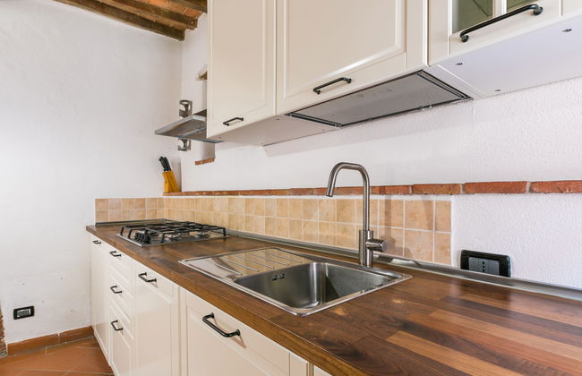 3 bedroom Apartment in Castelnuovo di Val di Cecina with swimming pool and garden - Photo 8