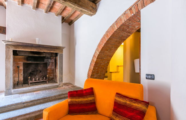 3 bedroom Apartment in Castelnuovo di Val di Cecina with swimming pool and garden - Photo 12