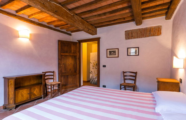 3 bedroom Apartment in Castelnuovo di Val di Cecina with swimming pool and garden - Photo 15