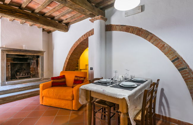 3 bedroom Apartment in Castelnuovo di Val di Cecina with swimming pool and garden - Photo 7