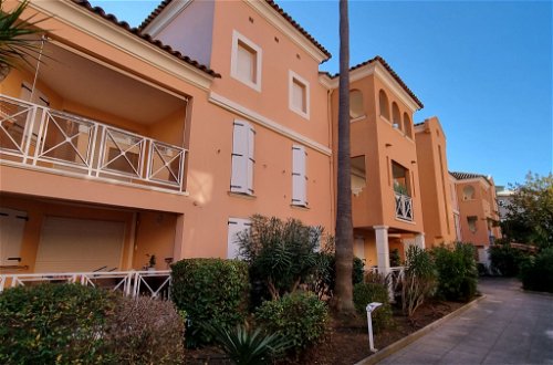 Foto 19 - Apartamento de 2 habitaciones en Cavalaire-sur-Mer con terraza y vistas al mar