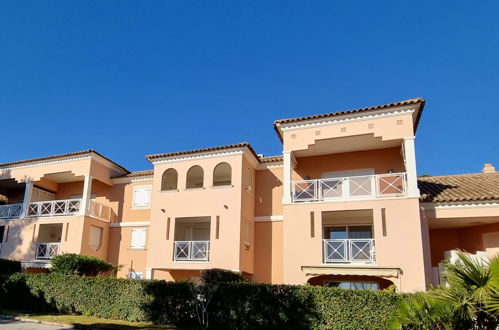 Photo 18 - Appartement de 2 chambres à Cavalaire-sur-Mer avec terrasse et vues à la mer