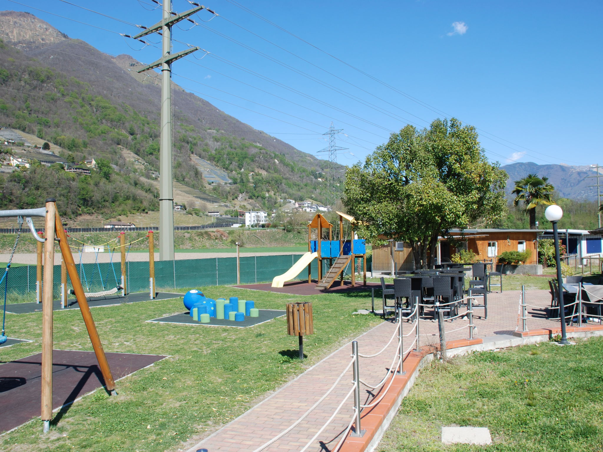 Foto 16 - Casa con 2 camere da letto a Bellinzona con piscina e giardino