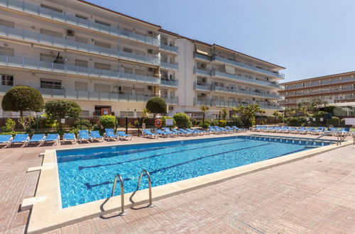 Photo 18 - 2 bedroom Apartment in Blanes with swimming pool and garden