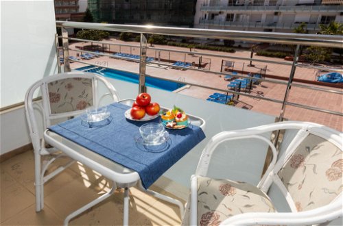 Photo 2 - 2 bedroom Apartment in Blanes with swimming pool and sea view