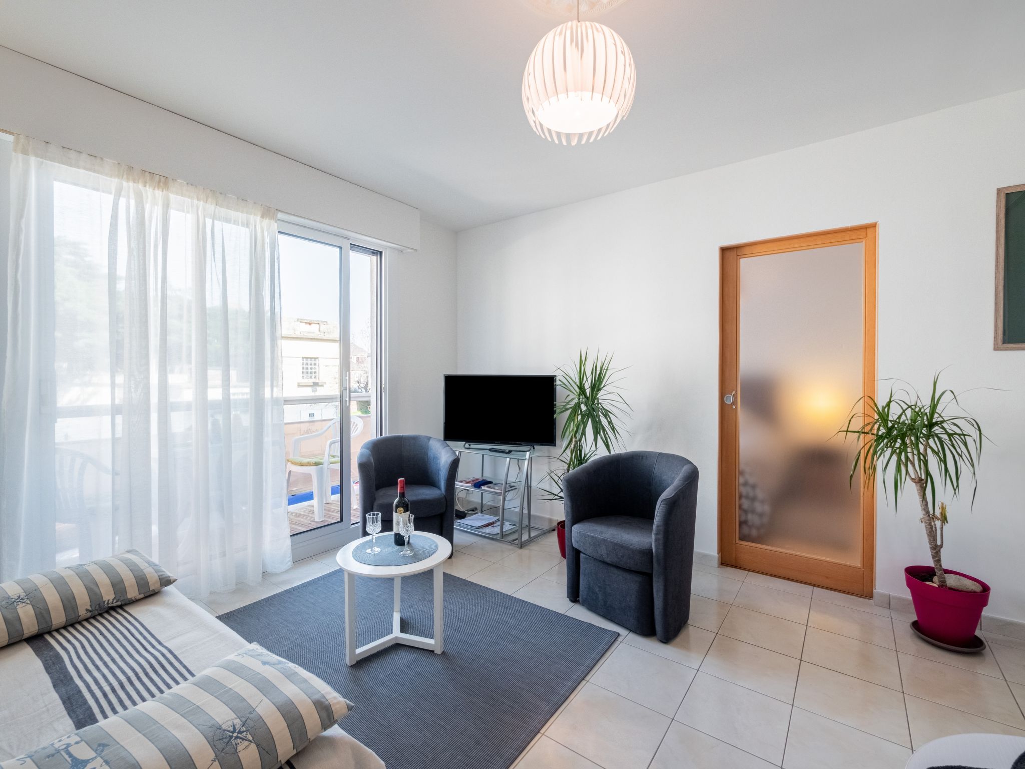 Foto 2 - Apartment mit 1 Schlafzimmer in Les Sables-d'Olonne mit blick aufs meer