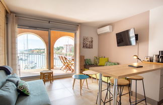 Photo 3 - 1 bedroom Apartment in Hyères with terrace and sea view