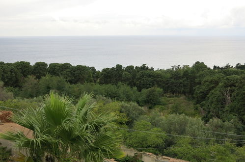 Photo 14 - Appartement en Ricadi avec jardin et vues à la mer