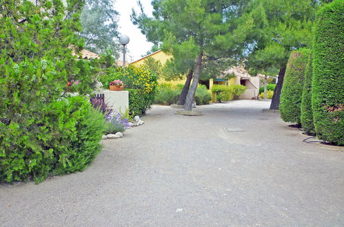 Foto 15 - Haus mit 1 Schlafzimmer in Saint-Cyprien mit terrasse und blick aufs meer