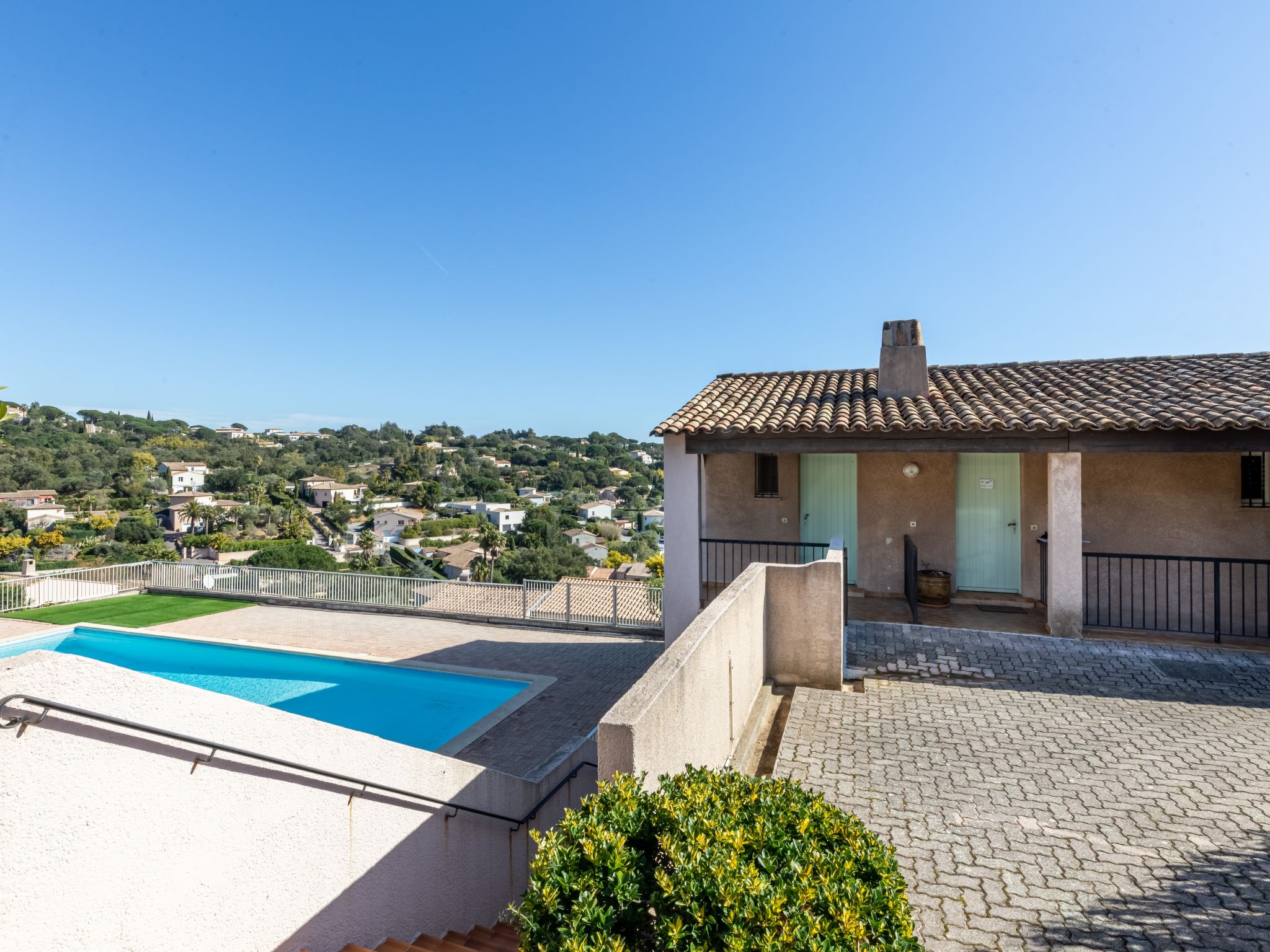 Foto 12 - Appartamento a Sainte-Maxime con piscina e vista mare