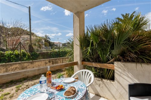 Foto 2 - Apartamento de 1 quarto em Saint-Cyr-sur-Mer com terraço e vistas do mar