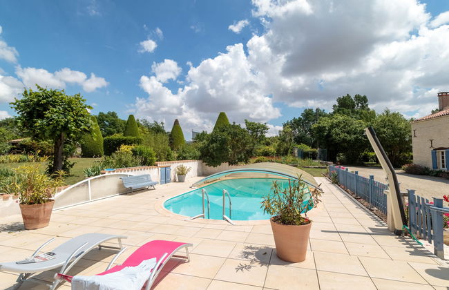Casa de 5 quartos em Mauzé-sur-le-Mignon com piscina privada e jardim - Foto 3