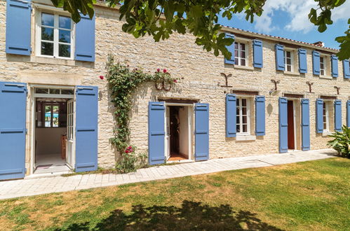 Foto 26 - Casa con 4 camere da letto a Mauzé-sur-le-Mignon con piscina privata e terrazza