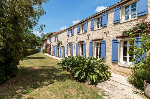 Photo 1 - Maison de 4 chambres à Mauzé-sur-le-Mignon avec piscine privée et terrasse