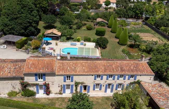 Casa de 5 quartos em Mauzé-sur-le-Mignon com piscina privada e jardim - Foto 34