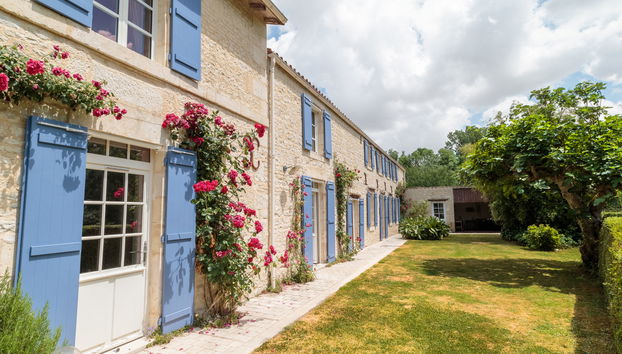 Casa de 5 quartos em Mauzé-sur-le-Mignon com piscina privada e jardim - Foto 2