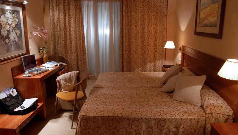 Mediterraneo Sitges Hotel & Apartments - Foto 2