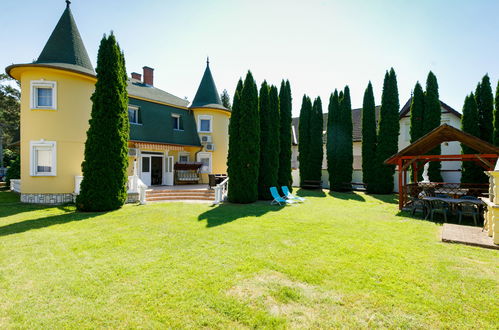 Photo 23 - Maison de 5 chambres à Balatonföldvár avec jardin et terrasse