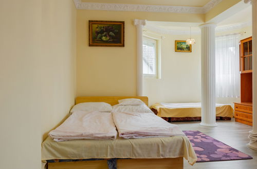 Foto 15 - Casa de 5 quartos em Balatonföldvár com jardim e terraço