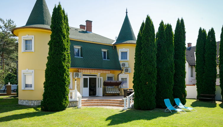 Foto 1 - Casa de 5 habitaciones en Balatonföldvár con jardín y terraza