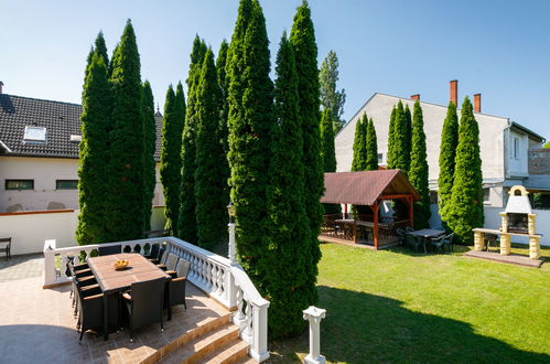 Photo 21 - Maison de 5 chambres à Balatonföldvár avec jardin et terrasse