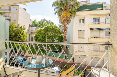 Foto 5 - Appartamento con 2 camere da letto a Cannes con terrazza