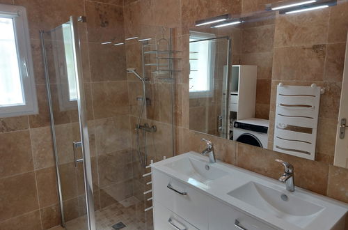 Foto 20 - Casa con 3 camere da letto a Le Val con piscina privata e giardino